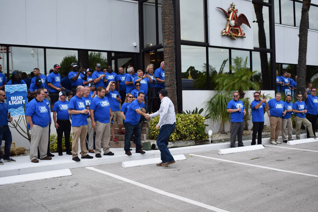 GalleryBlueWave Southern Eagle Distributing